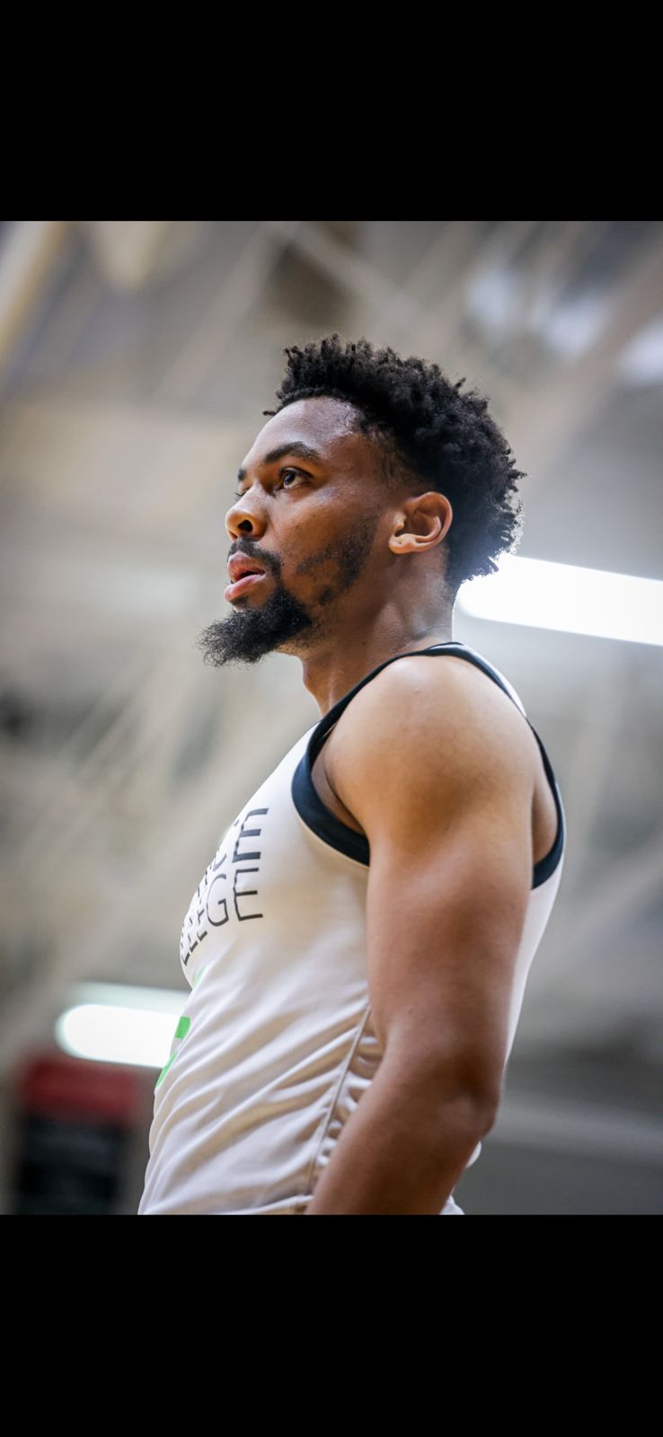 Nyzhir Brown